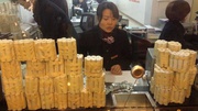 重庆一女子收10万元硬币 开货车找银行存钱