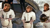 猿人宇航员太空迷失来到300年前的地球，带您观看《逃离猩球》！