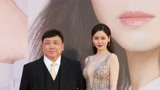 2019香港电影金像奖红毯 王晶与《追龙2》女主邱意浓亮相