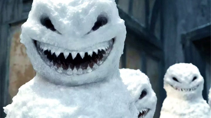 男孩堆了一个雪人,意外复活,成为了吃人的怪兽