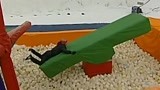 第一关需要的是控制和速度 小伙子的身材还是蛮灵活的