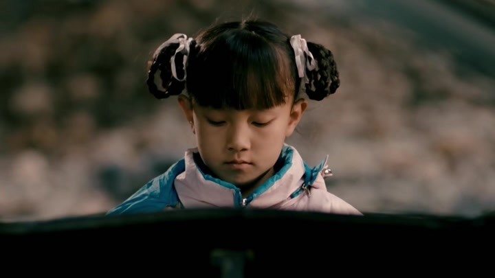 王千源用钢给女儿做了一架钢琴   琴声响起的那一刻我被击中了