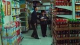 盲探 ：盲人在超市买饮料，大妈说他的饮料是硫酸，他无比激动