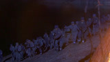 战地狮吼：狮子营偷袭炮楼，不料被发现，战士直接抱着炸药包冲锋