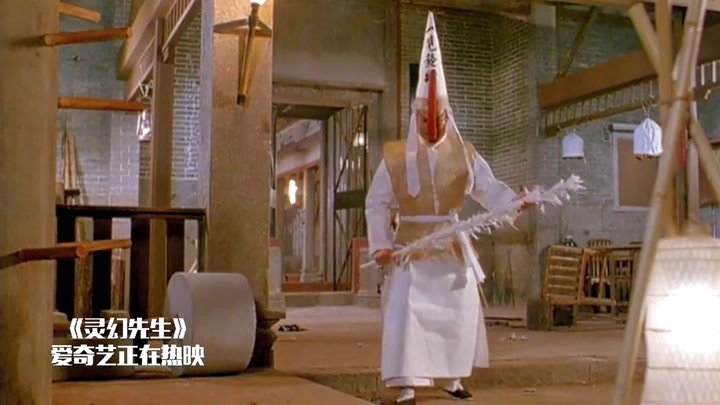 灵幻先生:英叔变身无常鬼,吓得大鬼连滚带爬,这段燃爆了!