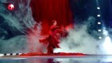 舞者：肖富春《梦归故土》，佟丽娅称在土上跳舞很难