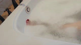 变异狂蟒2：美女浴缸里泡澡，惊险小蛇，这幕太吓人了！