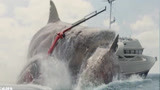 巨齿鲨：巨鲨一次扑倒加撞击，撞翻小船！给小鲨鱼复仇！