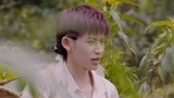 小鬼cut：小鬼时刻注意发型 吴宣仪给小鬼送帽子