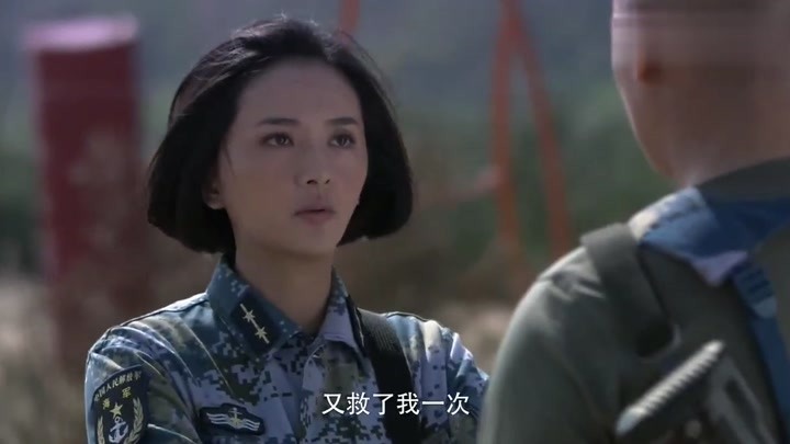 火蓝刀锋142:蒋小鱼师傅牺牲,都是为救沈鸽,臭鱼都恨死她了