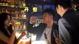 《假日暖洋洋2》花絮：陈赫孔令麒酒吧遇酒托，实力开“炫”