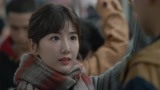 以年为单位的恋爱：小伙带妈妈来地铁相亲，美女都懵了，奇葩