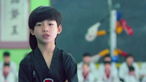 《龙拳小子:林秋楠与同学武术格斗,这气势要炸了!