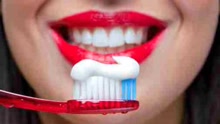 女子刷牙吞下20厘米长牙刷 医生都震惊了