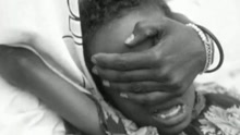 非洲索马里女性割礼 6岁女孩被母亲送上手术台