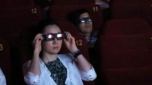 4d电影体验遭吐槽 网友：我妈居然在电影院晕车！—早班机