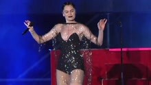 线上看 Jessie J性感袭台 秀中文与歌迷互动超亲民 (2018) 带字幕 中文配音