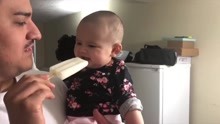 爸爸忽悠宝宝吃冰棍