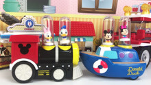 米奇妙妙车队 玩具拆箱 试玩唐老鸭戴斯的快艇小船