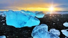 冰岛散落数十万冰钻石