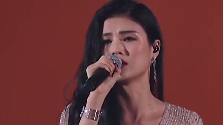 中国新歌声2：肖凯晔为爱心碎！落泪唱响《他不爱我》！