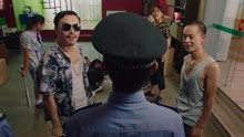 中国超人董新尧：一伙混混揍了顿男子，看到警察来了都还十分傲气