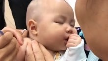 小宝宝睡得正香呢，护士姐姐这一针下去，求宝宝的心理阴影面积！