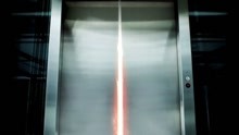 线上看 电梯里的恶魔 (2010) 带字幕 中文配音