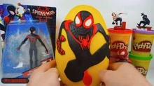 巨型蜘蛛侠迈尔斯·莫拉莱斯扮演蛋蛋惊喜动画 儿童拆蛋玩具