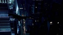 蝙蝠侠黑暗骑士：蝙蝠侠闯进香港，从高楼一跃而下，飞起来太酷了