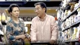 空巢姥爷：大爷和保姆逛街，又碰到往日邻居，甩都甩不掉
