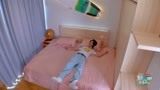 夏日冲浪店：黄明昊直男，睡在粉红堆里