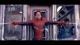 蜘蛛侠2：蜘蛛侠的这段拉火车，是难以超越的经典！众人接住了他