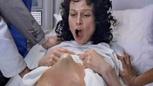 孕妇被异形寄生，肚皮都被撑到变形，可怕！