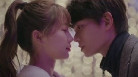 Watch the latest The confession on rooftop is sweet but we feel cold online with English subtitle for free English Subtitle