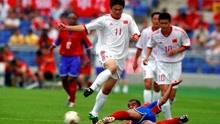 回顾2002年世预赛：记者眼中的中国男足，球队带方便面出征