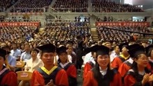 [图]秒变演唱会现场！青岛大学毕业典礼“星辰大海”惊艳全场