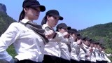 喋血孤岛：国军给一群死囚军火，让他们对付顶级女特工，精彩了