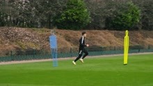 阿森纳-在1月联赛杯受伤后 富安健洋已经康复并回归训练