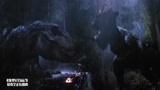 侏罗纪公园：男子营救同伴，不料被霸王龙袭击，被撕成两截
