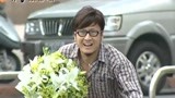 当铺：林贤堂赴约，横穿马路给老婆送花，结果因典当了听觉出车祸
