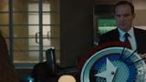 钢铁侠2：用美国队长盾牌当底座，也就钢铁侠有这个本事了