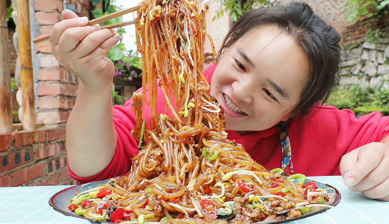 美食苗阿朵的老公图片