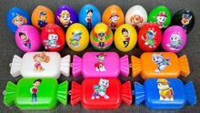 惊喜蛋和糖果盒子里装满11种颜色的彩泥，汪汪队立大功益智玩具