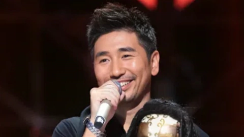 온라인에서 시 2003年，《金粉世家》邀請齊秦演唱，不料作曲人卻要請沙寶亮 (2024) 자막 언어 더빙 언어